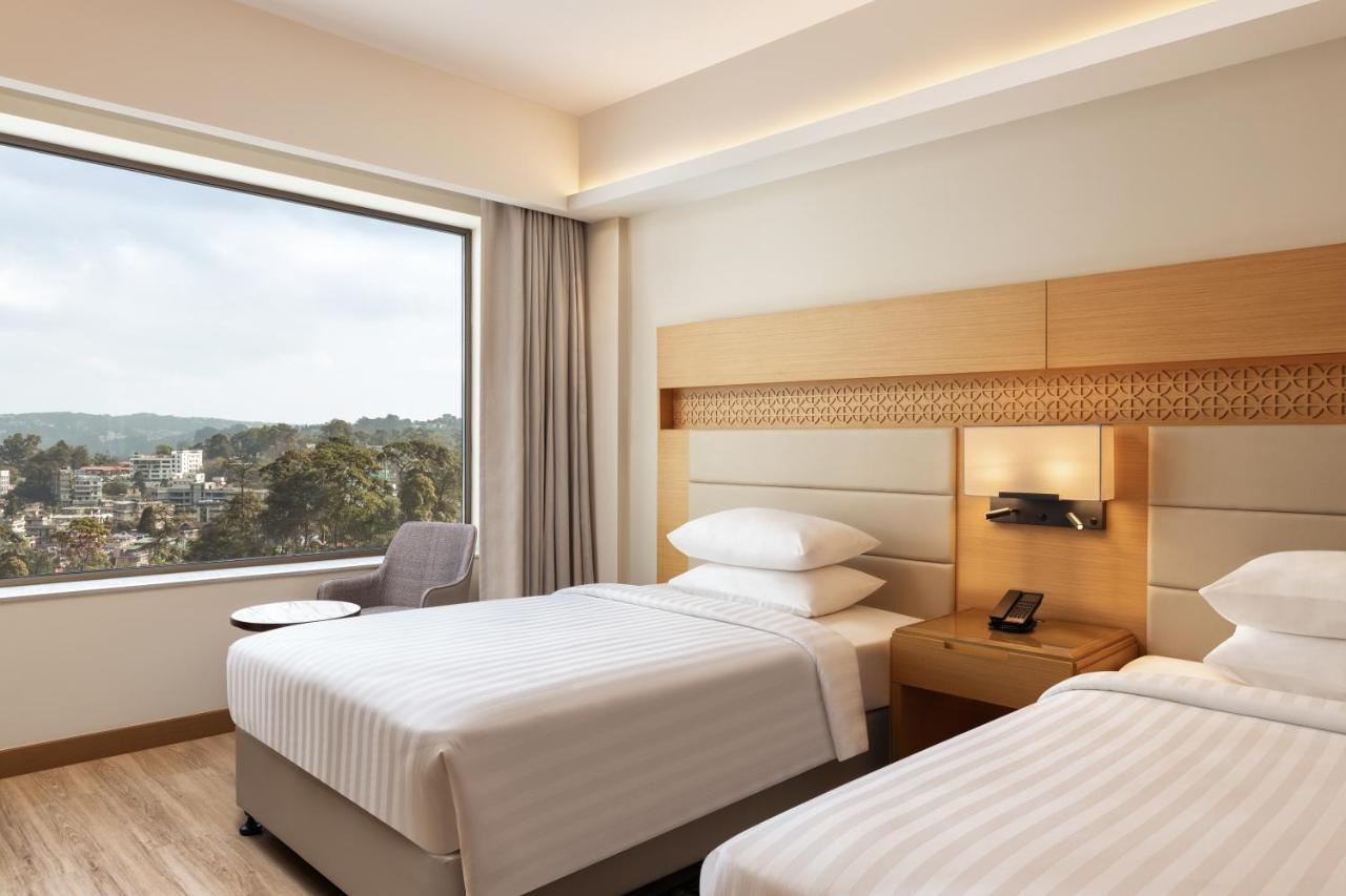 Courtyard By Marriott Shillong Hotel Buitenkant foto