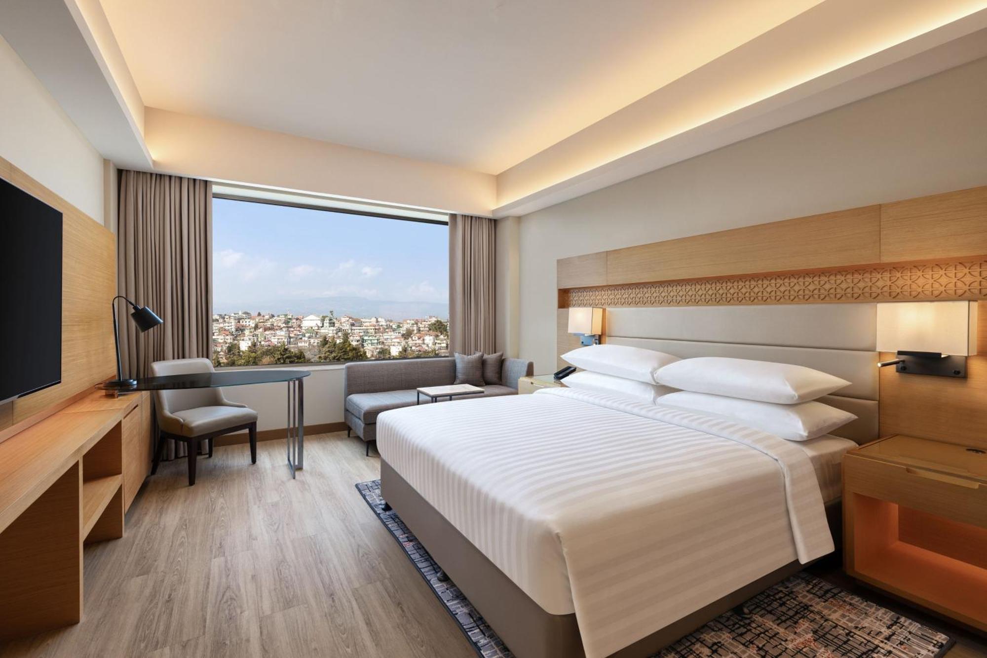 Courtyard By Marriott Shillong Hotel Buitenkant foto