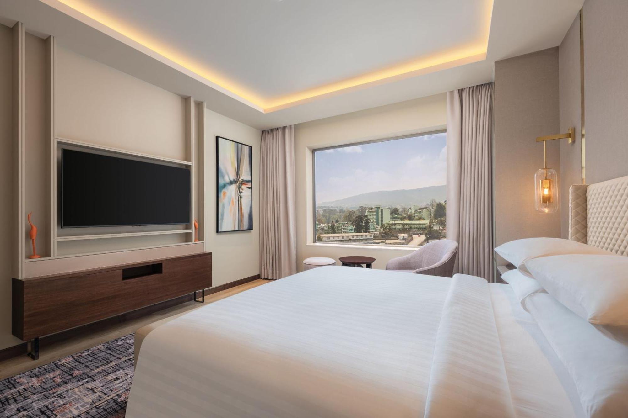 Courtyard By Marriott Shillong Hotel Buitenkant foto