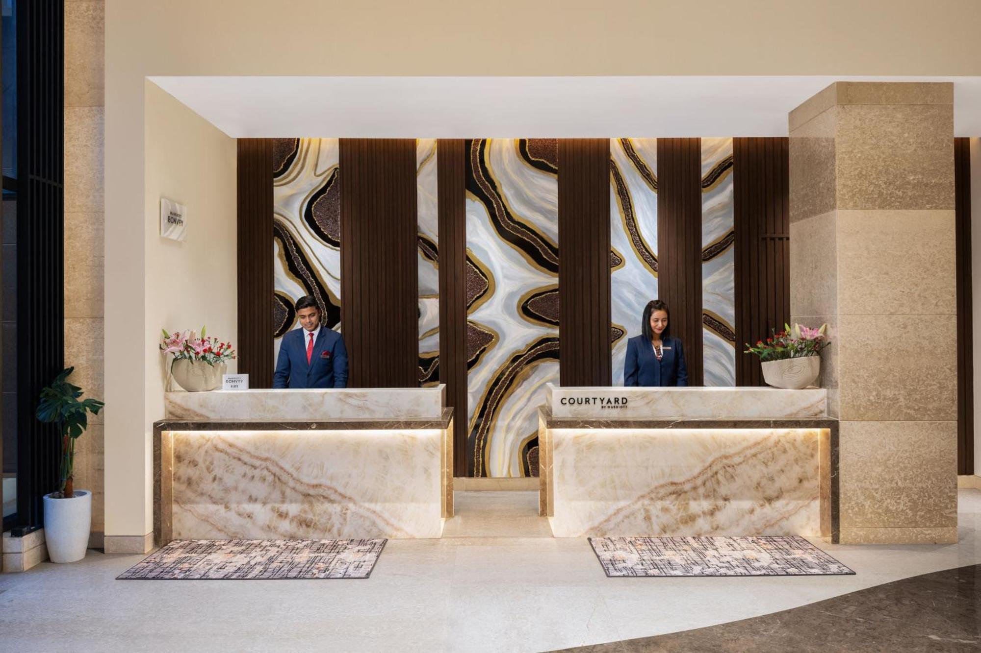 Courtyard By Marriott Shillong Hotel Buitenkant foto